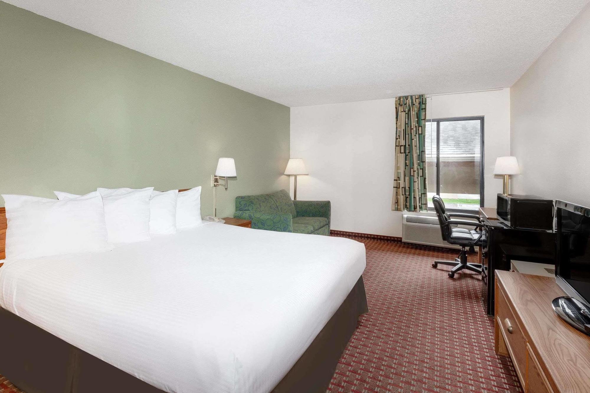 Howard Johnson By Wyndham Scott Lafayette Exterior photo